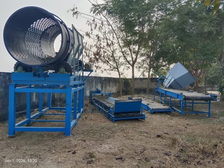 गोला पहुंची ट्रामेल मशीन, कूड़ा निस्तारण में मिलेगी मदद