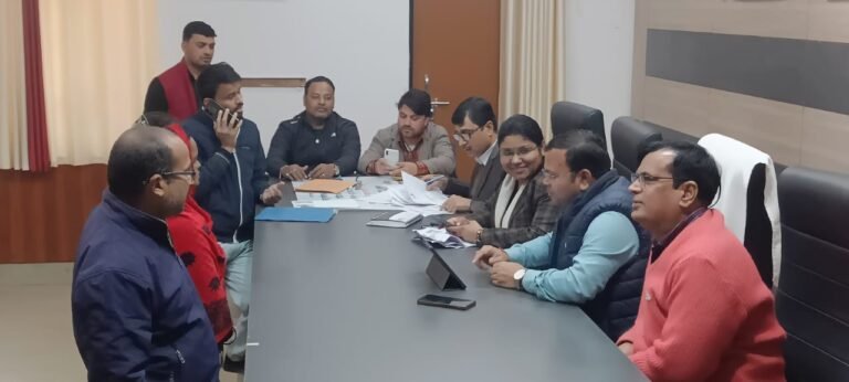 मंडलायुक्त सभागार में 64वीं बी गीडा बोर्ड बैठक सम्पन्न, विकास योजनाओं पर हुई विस्तृत समीक्षा बैठक