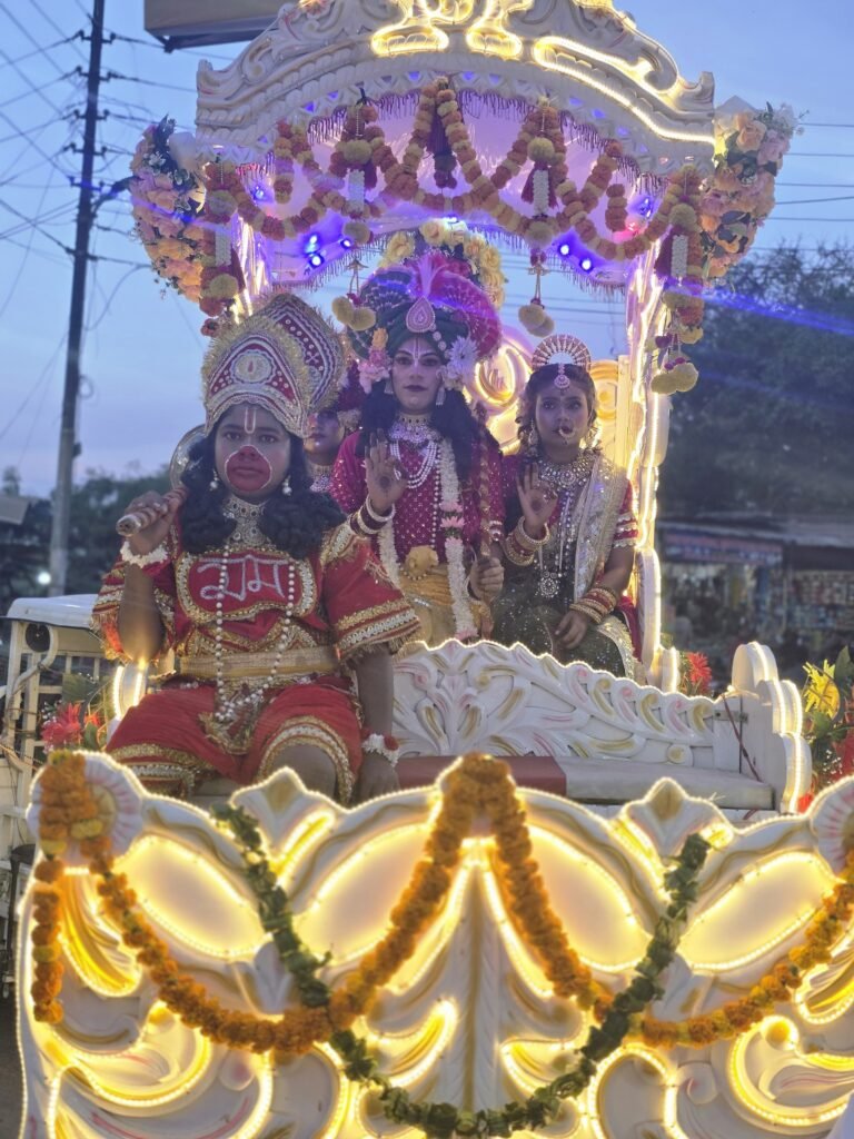 गाजे-बाजे के साथ निकली भव्य राम नवमी रथ यात्रा, हजारों श्रद्धालुओं ने लगाया जय श्रीराम का जयकारा