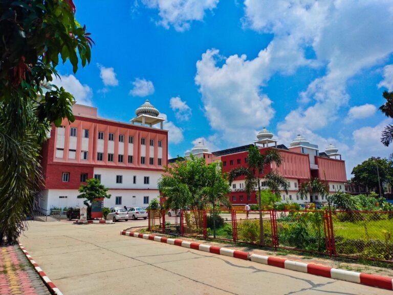 सभी कोर्स को एआई इंटीग्रेटेड करने वाला देश का पहला विवि बन रहा एमजीयूजी